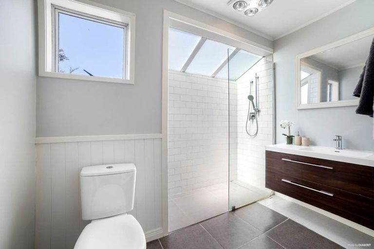 Photo of property in 119 Fairview Avenue, Fairview Heights, Auckland, 0632