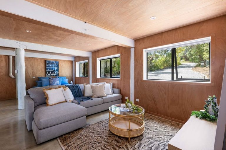 Photo of property in 4 Hillside Crescent, Leigh, 0985