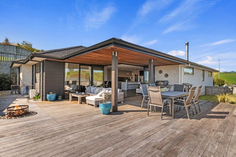 Photo of property in 24 Moira Close, Welcome Bay, Tauranga, 3175