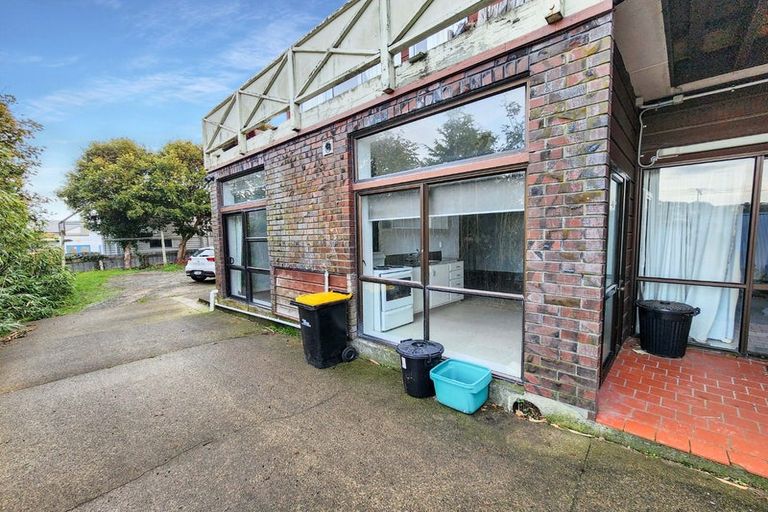 Photo of property in 9 Woodland Road, Johnsonville, Wellington, 6037