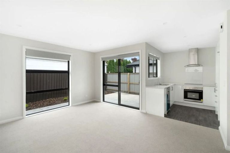 Photo of property in 11c Northcote Road, Northcote, Christchurch, 8052