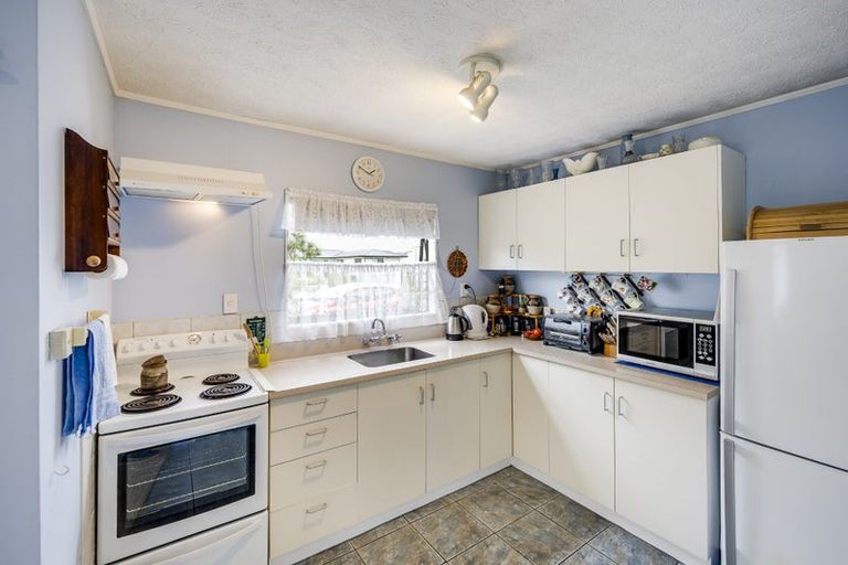 Photo of property in 2/17 Wharerangi Road, Tamatea, Napier, 4112