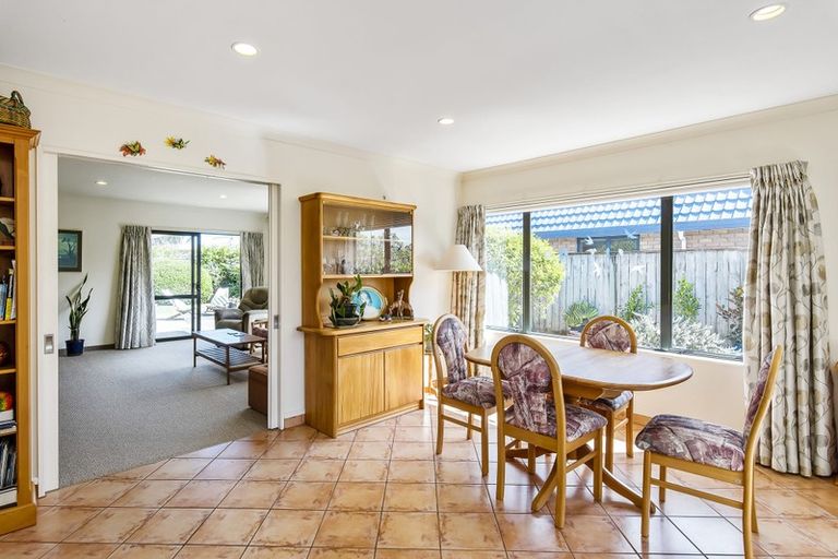 Photo of property in 10 Aburoc Place, Paraparaumu Beach, Paraparaumu, 5032