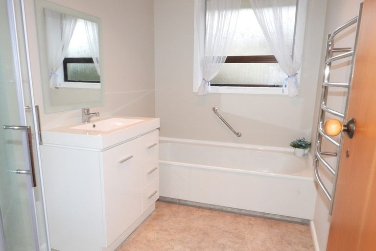 Photo of property in 52a Till Street, South Hill, Oamaru, 9400