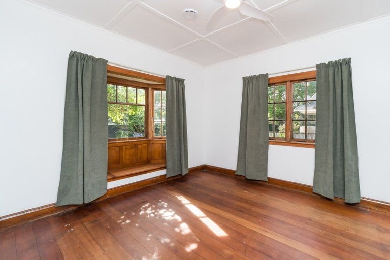 Photo of property in 16 Ngaio Street, West End, Palmerston North, 4412