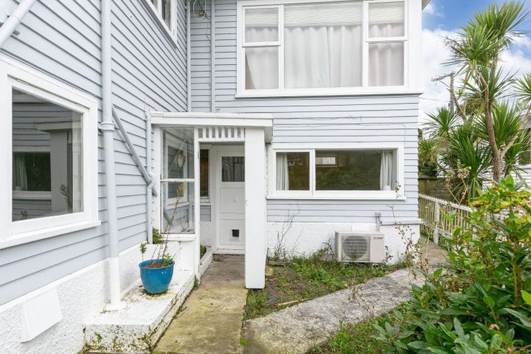 Photo of property in 18 Putnam Street, Northland, Wellington, 6012