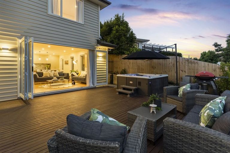 Photo of property in 2a Seine Road, Forrest Hill, Auckland, 0620