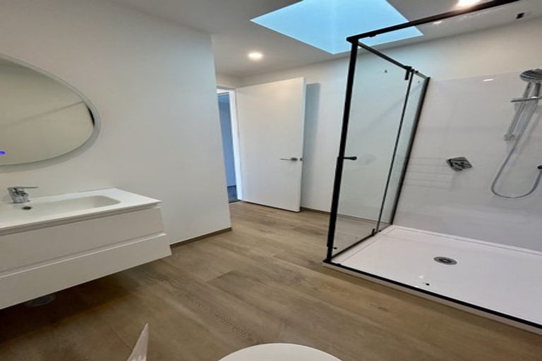 Photo of property in 15 Tiraumea Drive, Pakuranga, Auckland, 2010