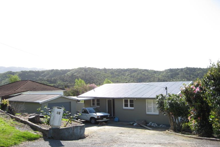 Photo of property in 98 Milton Terrace, Picton, 7220