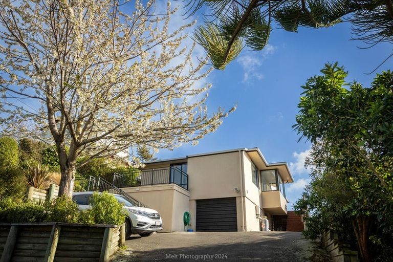 Photo of property in 18 Greenacres Street, Macandrew Bay, Dunedin, 9014