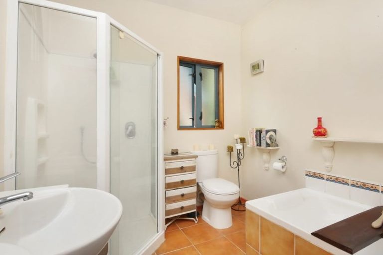 Photo of property in 37 Jacksons Road, Lyttelton, 8082