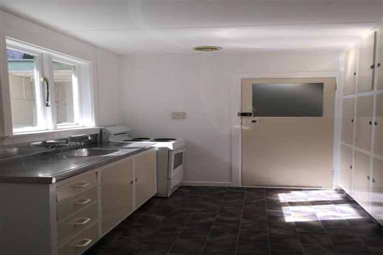 Photo of property in 22 Hampden Street, Picton, 7220