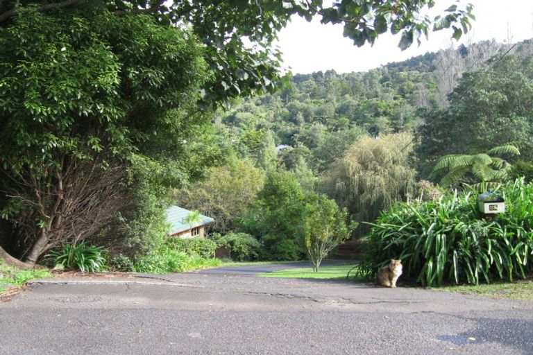 Photo of property in 25 York Road, Titirangi, Auckland, 0604