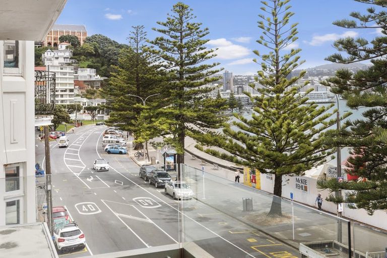 Photo of property in Oriana Apartments, 248 Oriental Parade, Oriental Bay, Wellington, 6011