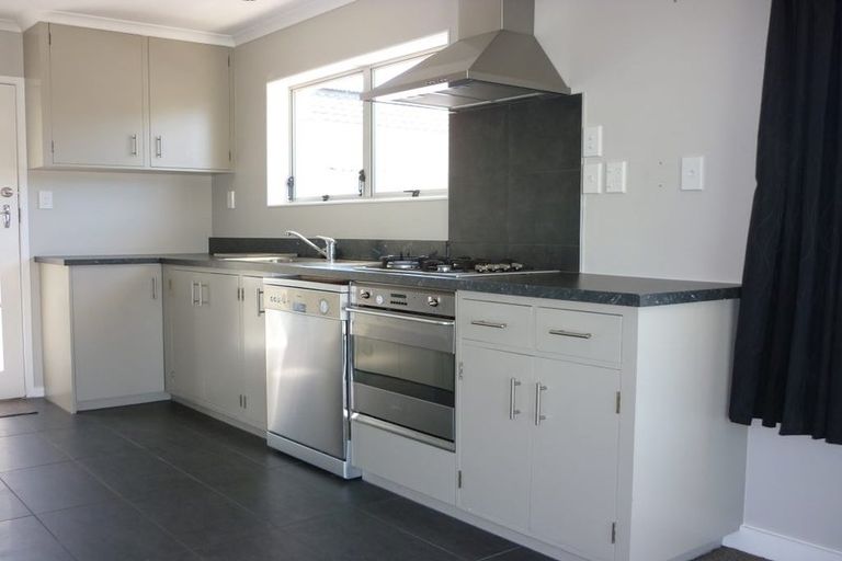 Photo of property in 2/6 Dryden Street, Stoke, Nelson, 7011