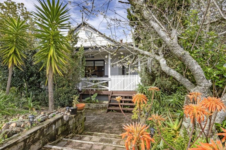 Photo of property in 32 Moire Road, Massey, Auckland, 0614
