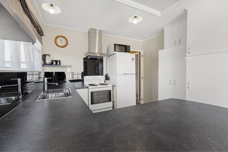 Photo of property in 9 Pluto Place, Milson, Palmerston North, 4414