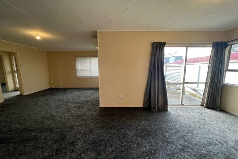 Photo of property in 476 Roscommon Road, Clendon Park, Auckland, 2103