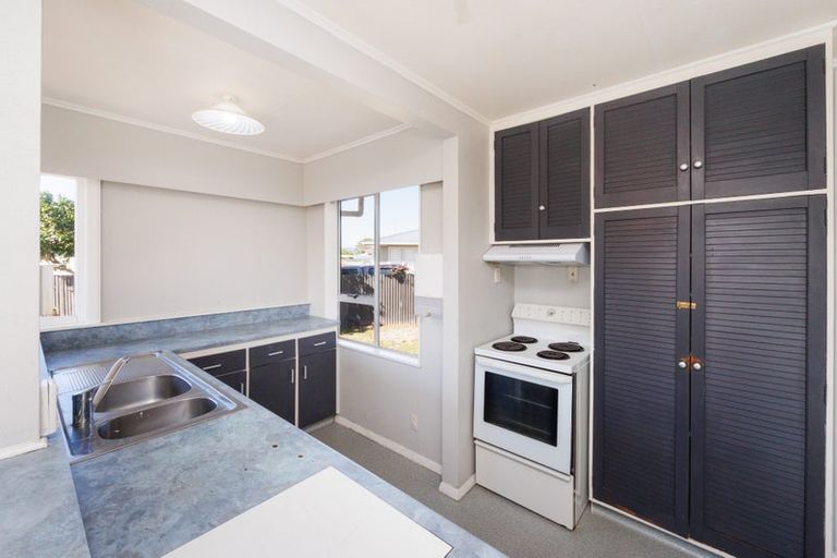 Photo of property in 3 Ellesmere Crescent, Highbury, Palmerston North, 4412