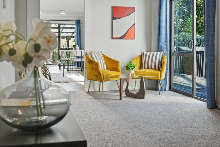 Photo of property in 30 Arlette Place, Massey, Auckland, 0614