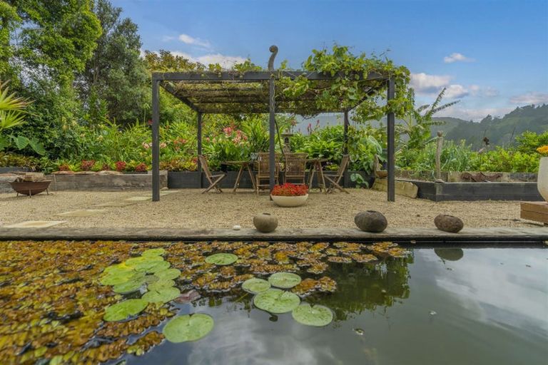 Photo of property in 40 Victoria Street, Coromandel, 3506