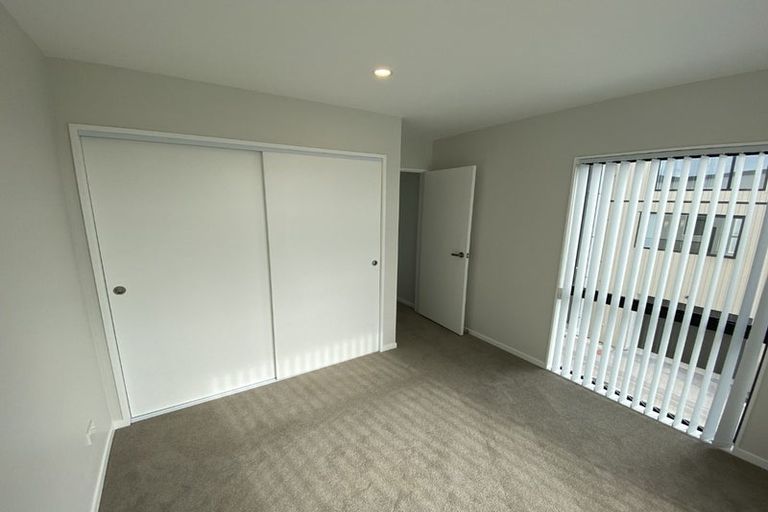 Photo of property in 15b Colin Chester Drive, Silverdale, 0932