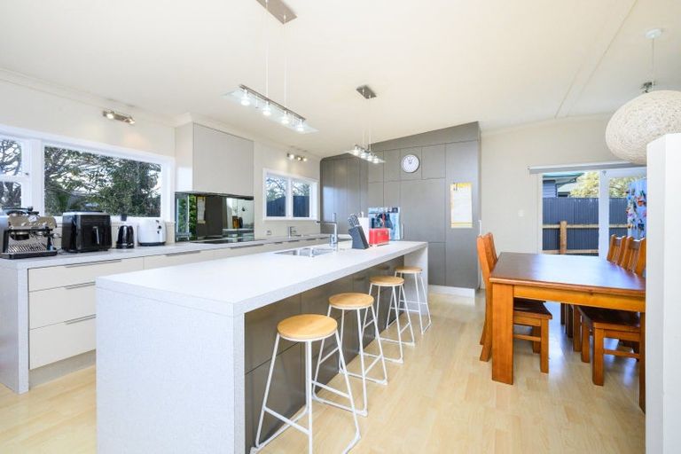 Photo of property in 12 Kent Crescent, Awapuni, Palmerston North, 4412