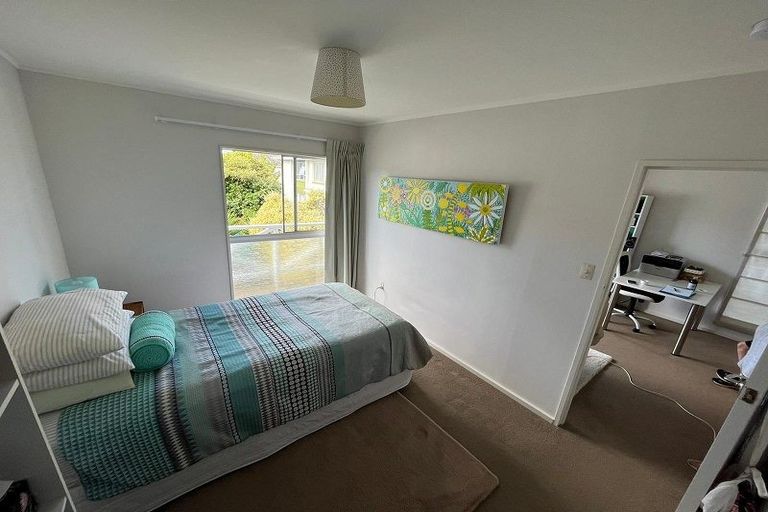 Photo of property in Mahora Court Flats, 25 Mahora Street, Kilbirnie, Wellington, 6022