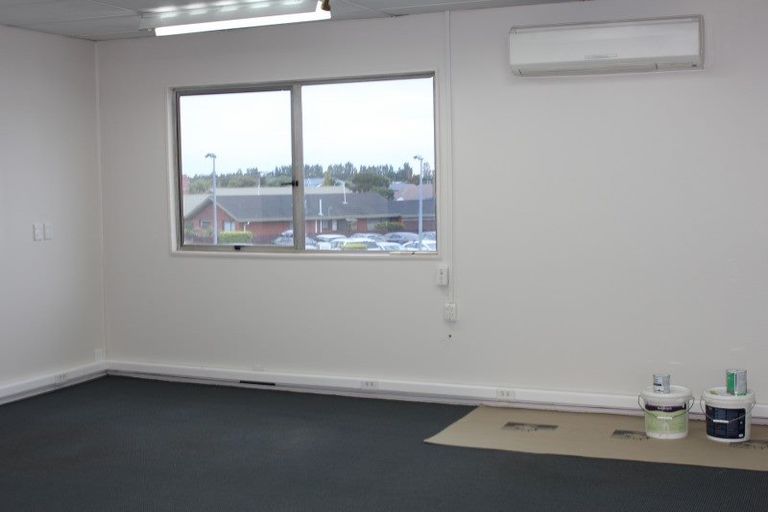 Photo of property in 12 Main North Road, Woodend, 7610