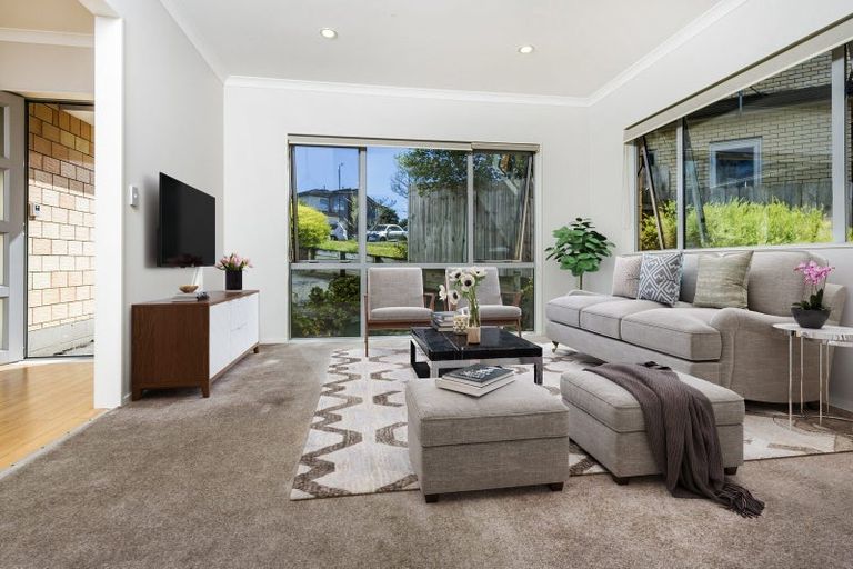 Photo of property in 44 Namsan Close, Fairview Heights, Auckland, 0632