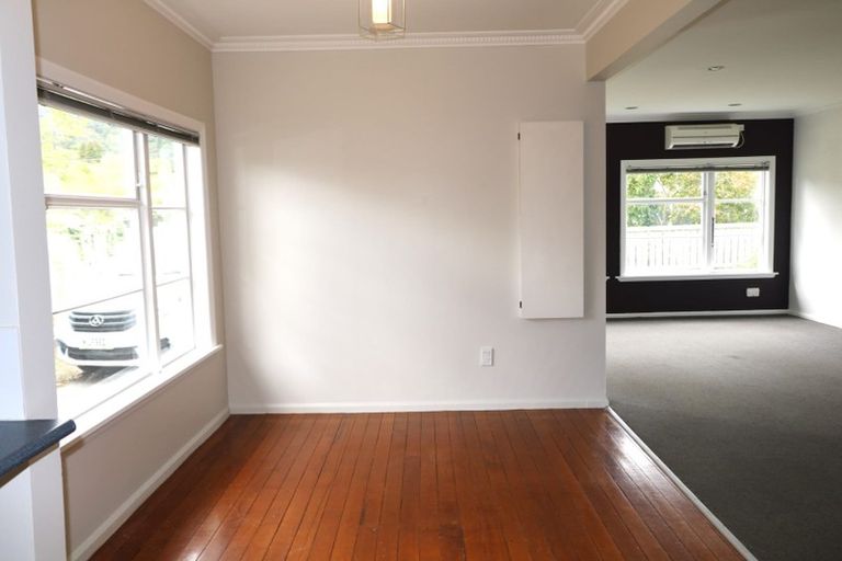 Photo of property in 396 Stokes Valley Road, Stokes Valley, Lower Hutt, 5019