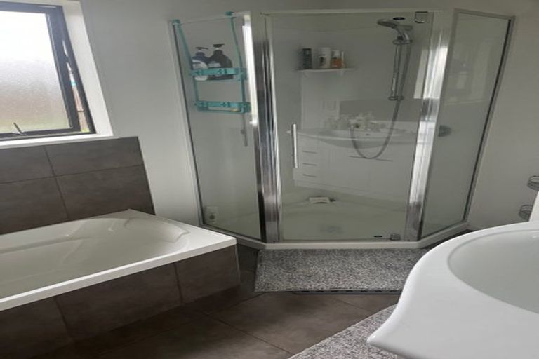 Photo of property in 28 Lochnagar Drive, Lake Hayes, Queenstown, 9304