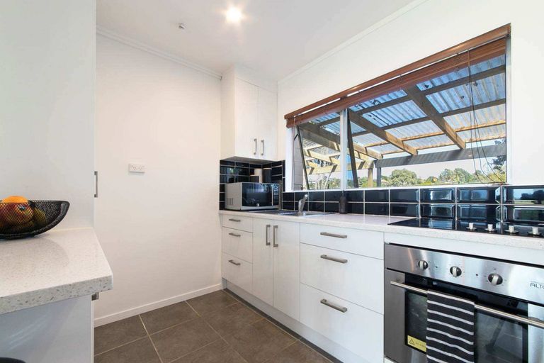 Photo of property in 6/108 West Coast Road, Glen Eden, Auckland, 0602