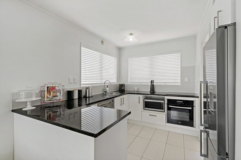 Photo of property in 1/539 Pakuranga Road, Howick, Auckland, 2010