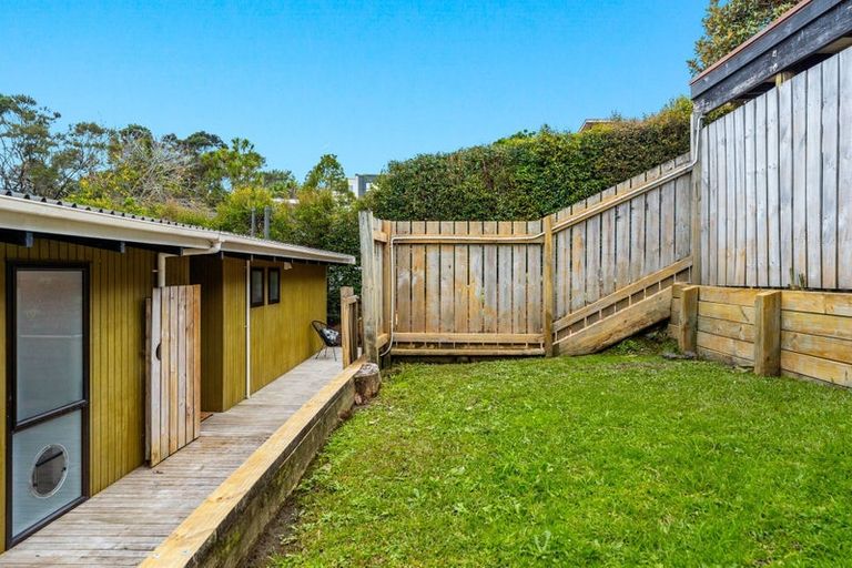 Photo of property in 2/19 Seaview Road, Glenfield, Auckland, 0629
