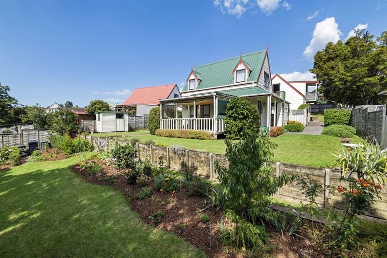 Photo of property in 13 Glendawn Place, Bayview, Auckland, 0629