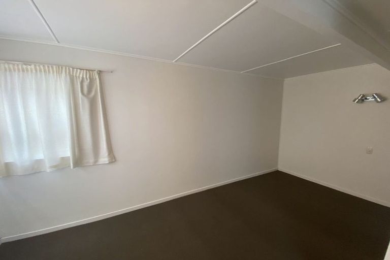 Photo of property in 194 East Coast Road, Forrest Hill, Auckland, 0620