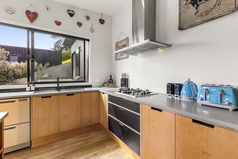 Photo of property in 36 Robertson Street, Raglan, 3225