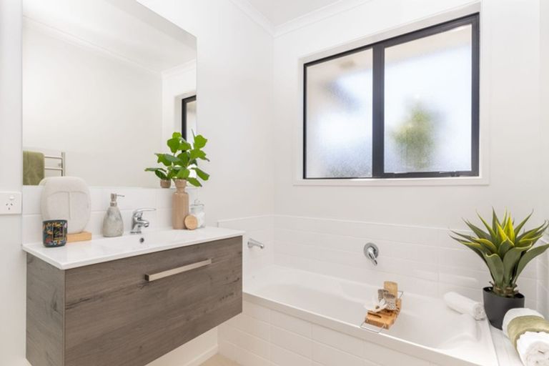 Photo of property in 143 Navigation Drive, Whitby, Porirua, 5024