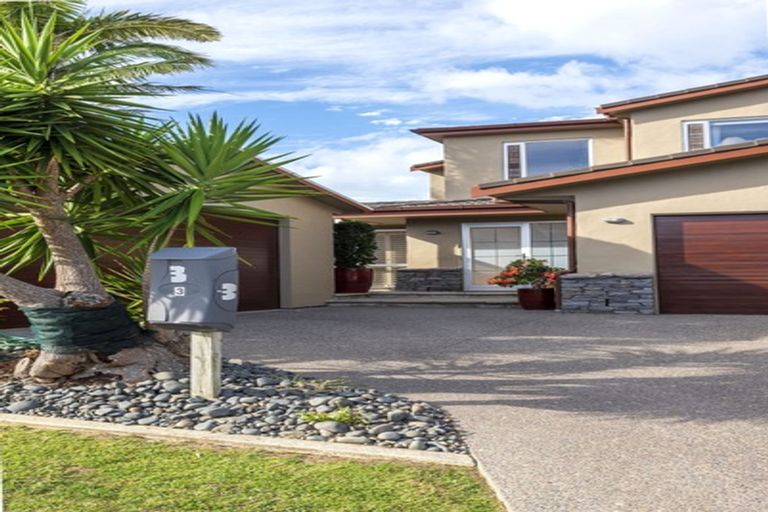 Photo of property in 3 Pounamu Place, Shelly Park, Auckland, 2014