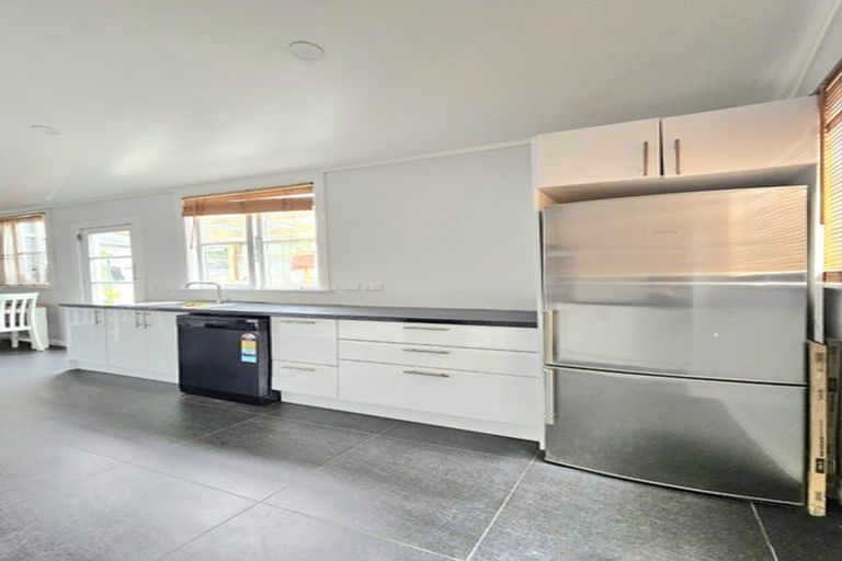 Photo of property in 24 Wilson Street, Newtown, Wellington, 6021