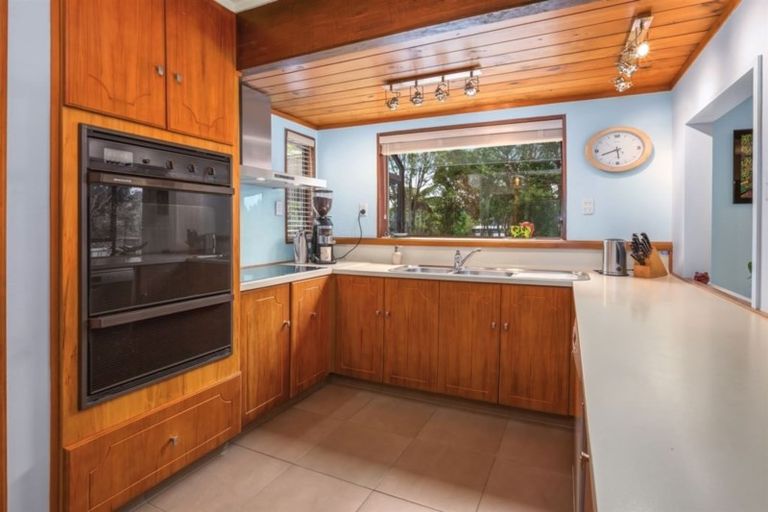 Photo of property in 2 Exploration Way, Whitby, Porirua, 5024