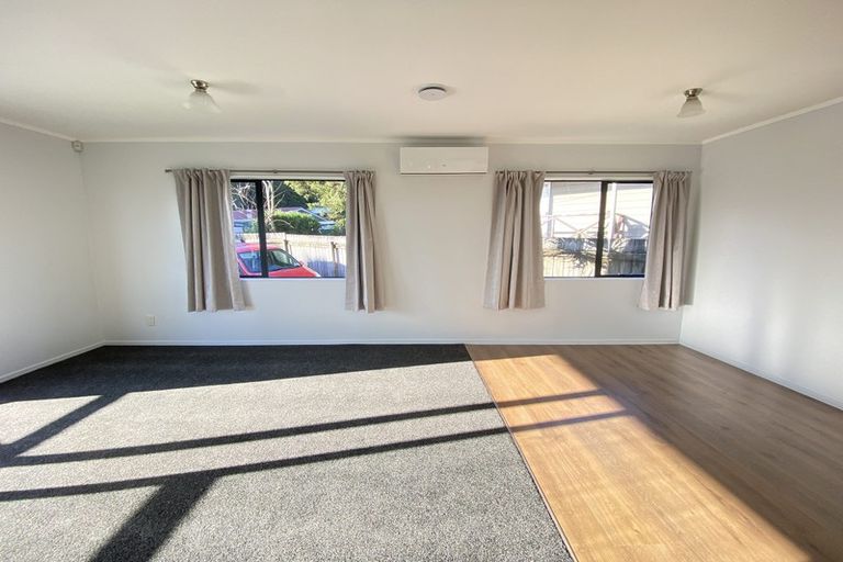 Photo of property in 6/17a Idesia Place, Totara Heights, Auckland, 2105