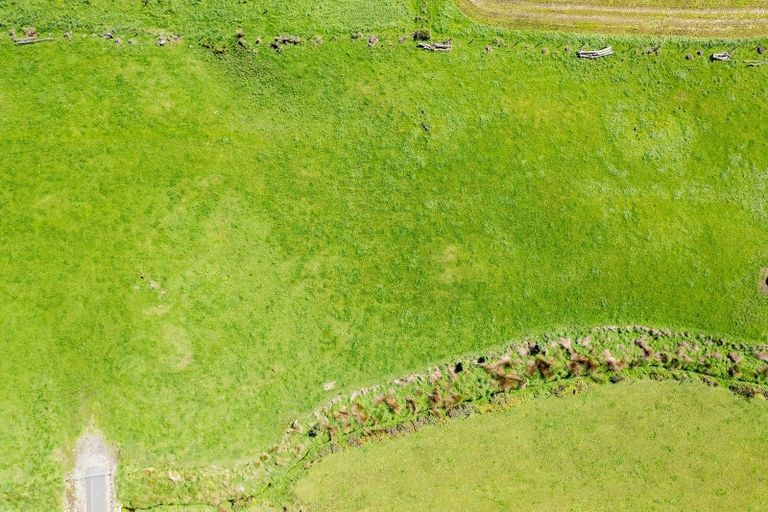 Photo of property in 7104 South Road, Warea, New Plymouth, 4381