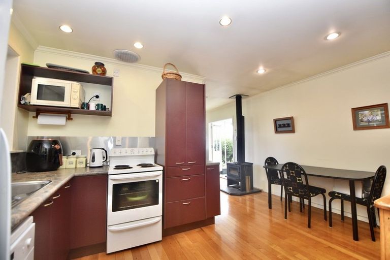 Photo of property in 15 Charles Street, Carterton, 5713