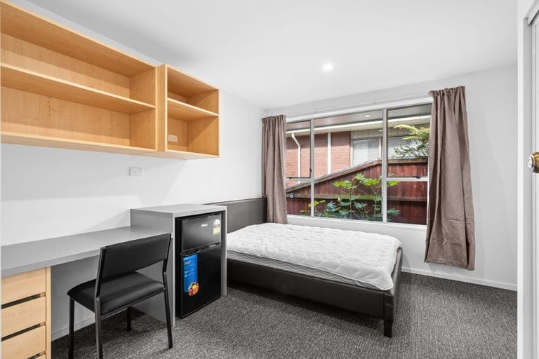 Photo of property in 33b Waimairi Road, Upper Riccarton, Christchurch, 8041