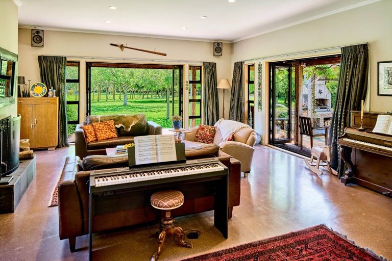 Photo of property in 96 Arcus Road, Te Horo, Otaki, 5582