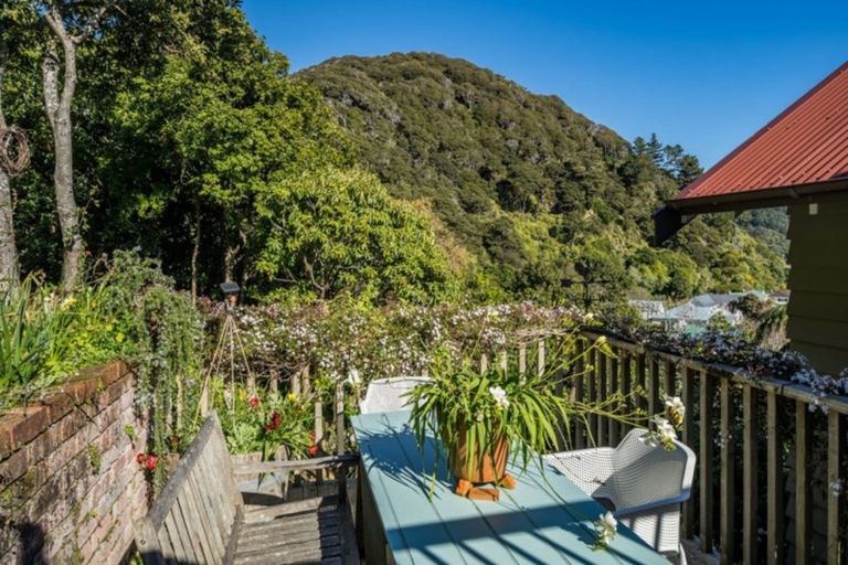 Photo of property in 277 Muritai Road, Eastbourne, Lower Hutt, 5013