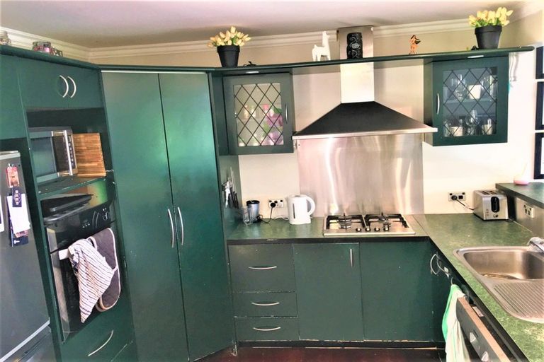 Photo of property in 15 Van Dyke Place, West Harbour, Auckland, 0618