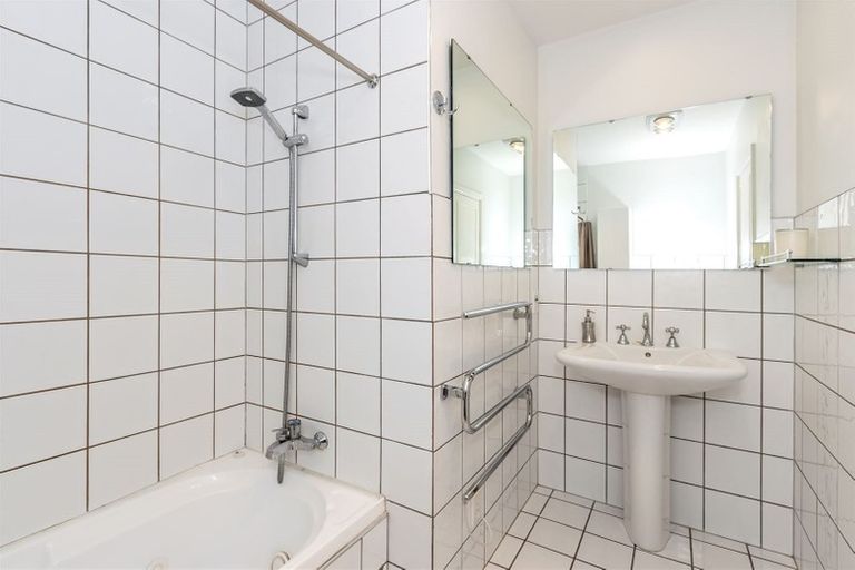 Photo of property in 147 Hamilton Avenue, Ilam, Christchurch, 8041